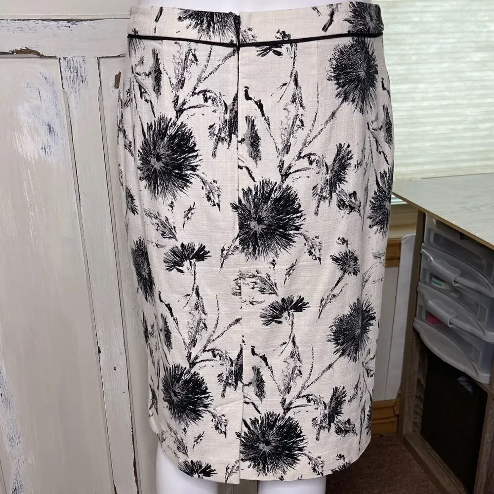 Halogen White with Black Floral Print Pencil Skirt